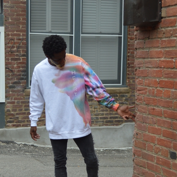 Heart/Soul Apparel Cold 🥶 Shoulder Sweatshirt - Picture 15 of 16